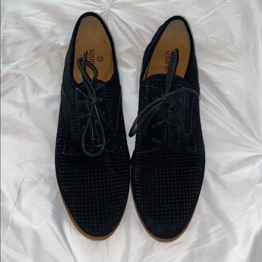 Women’s Black Suede oxfords